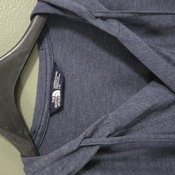 North Face Cropped Short Sleeve Hoodie Top - Picture 3 of 3